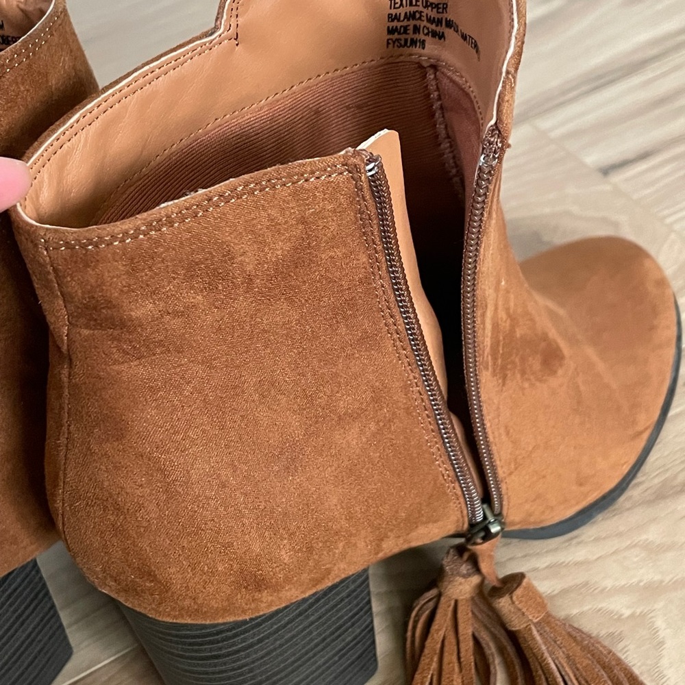 Heeled booties - Picture 7 of 7